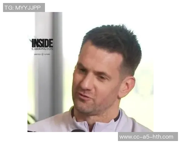 希顿完成牛津大学高管课程并获得多项足球教练执照的成长之路 希顿完成牛津大学高管课程并获得多项足球教练执照的成长之路