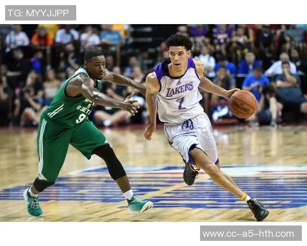 鲍尔半场状态低迷三分球三投零中仅得四分三篮板五助攻一抢断 鲍尔半场状态低迷三分球三投零中仅得四分三篮板五助攻一抢断